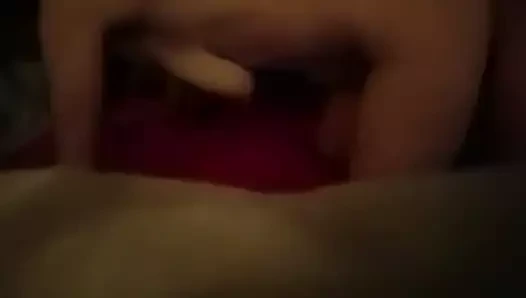 Sarkık göğüsler sikişme sırasında uçuyor!