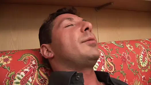 Busty büyükanne benim horoz berbat!