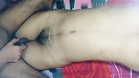 Hintli çiftin ilk balayı gizli seksi