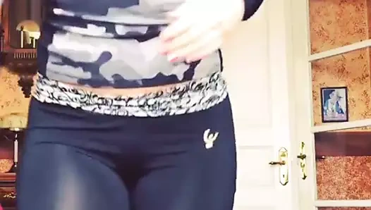 Aptal fahişe (ne yapacağını yorumla)