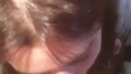 Başka bir kız, beni emiyor.