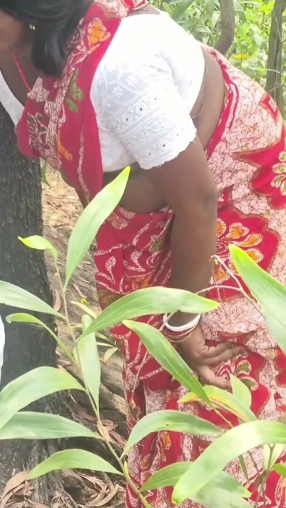 Sona bhabhi outdoor fucking with her brother-in-law, Sali jamaibabu chudachudi bengali audio | Clip 1