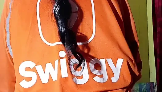 Delivery girl ke sath kiye maje hua video viral