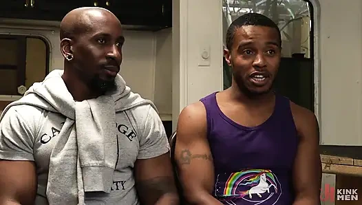 Ne gerekiyorsa: Max Konnor ve Jake Waters