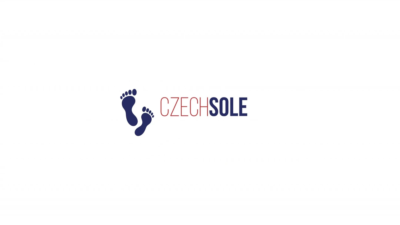 Çıplak ayaklarımı ve spor ayakkabılarımı kokla, ezik!