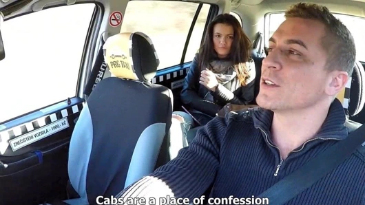 güzel busty model squirts içinde taksi araba