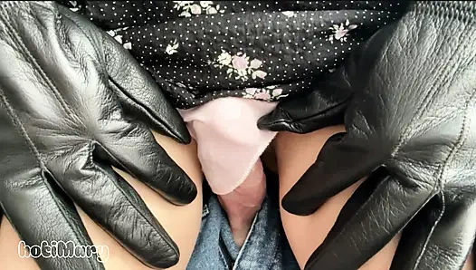 Yabancı okul otobüsünde amımı sikiyor ve içine boşalıyor