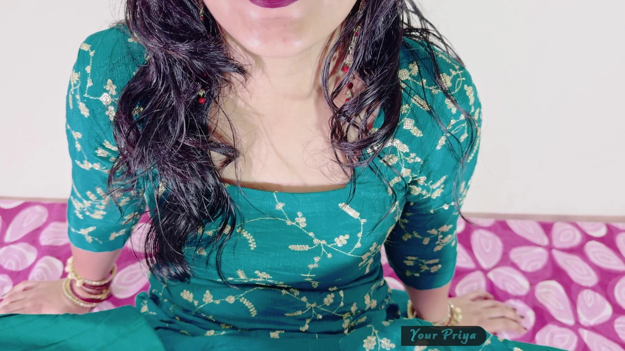 बॉयफ्रेंड शादी से पहले कमसिन गर्लफ्रेंड को गर्भवती करना चाहता है। क्रीमपाई एचडी सेक्स हिंदी ऑडियो के साथ क्लोज-अप