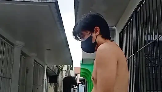 Fav seks oyuncağını mezarlığa getiriyor, sikiyor ve dölünü boşaltıyor