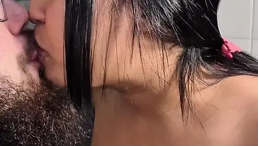 Kocam Göğüslerimi Emiyor Ve Büyük Esmer Göğüslerimden Süt Içer