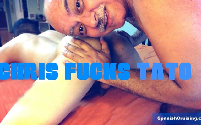 Üvey baba Chris Prezervatifsiz Tato