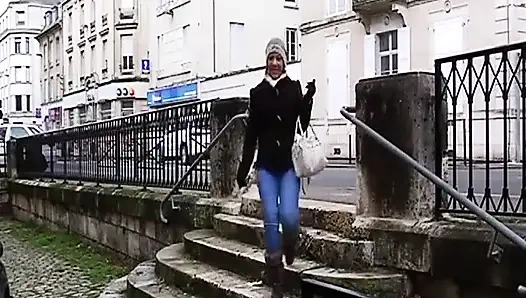 Fransa'dan büyük götlü zenci kadın büyük yarağı nasıl boşaltacaklarını biliyor