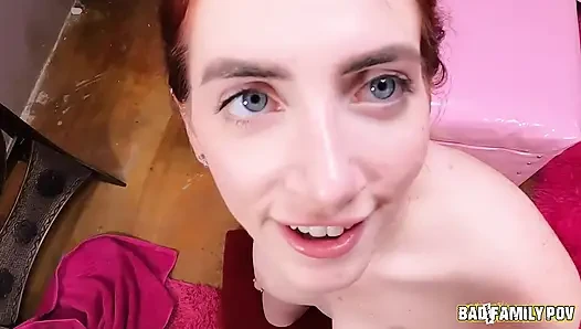 Badfamilypov - Aria Carson üvey babasını ıslak bir sakso çekmeden önce tombul vücuduyla azdırıyor
