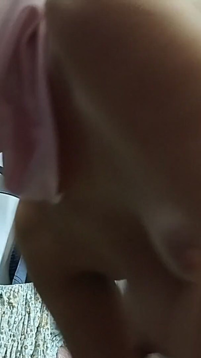 Seksi karı soyunma kabininde çıplak kıyafet deniyor. | Bölüm 2