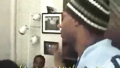 O 3 ayak 9 siyah ve çirkin