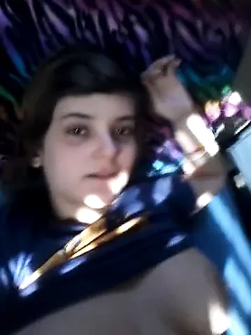 Büyük memeli amatör tombul bf sikikleri.