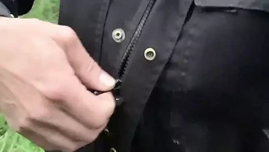 JE FAIS LA PUTE EN FORET