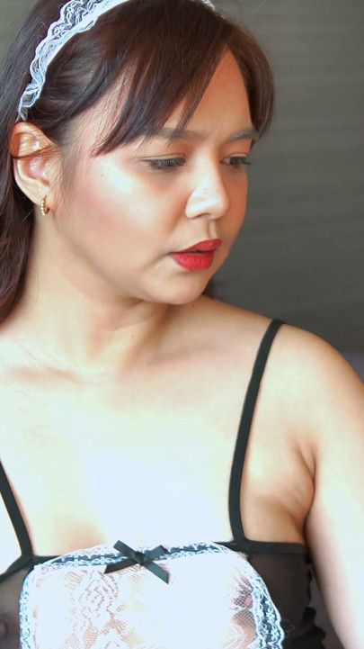 Filipinli hizmetçinin yapacak bir işi daha var