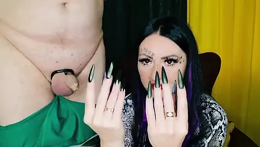 Dominatrix Nika ile sıcak bir oturum.