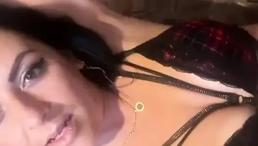 Orta yaşlı seksi kadın ep 175'in maceraları çişle oyna