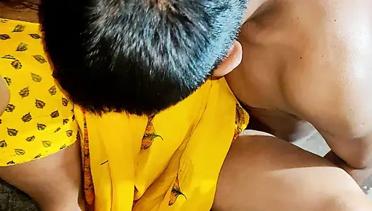 Hintli ev hanımı kocasını sikiyor