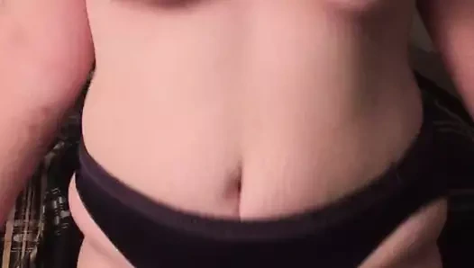 kız arkadaşı içinde saten külot sıçrayan onu göğüsleri