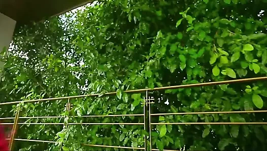 Güzel sarışın latin kadının götüne ve amına çift dildo penetrasyonu ggmansion