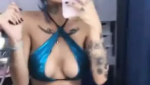 McTati Zaqui Se Exibindo De Biquini Azul 1 2019 HD
