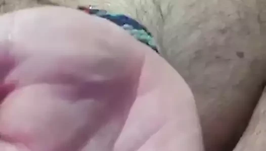 Evli ayı baba eline boşalıyor