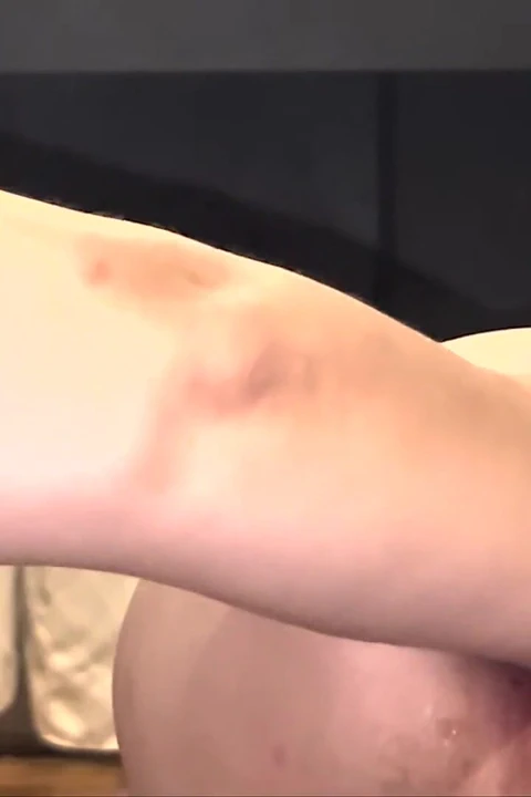 Derin gece yumruk sokma