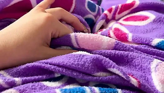 Güzel Kız Mastürbasyon Yapıyor