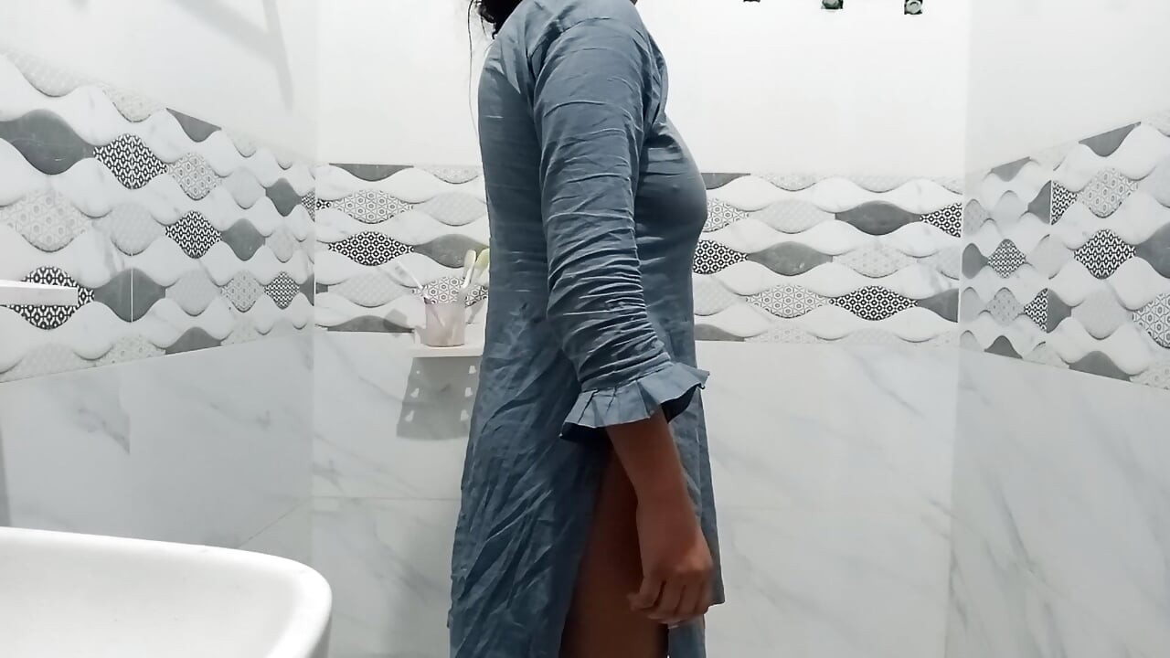 Kocası tuvaletten ayrılıyor, karım
