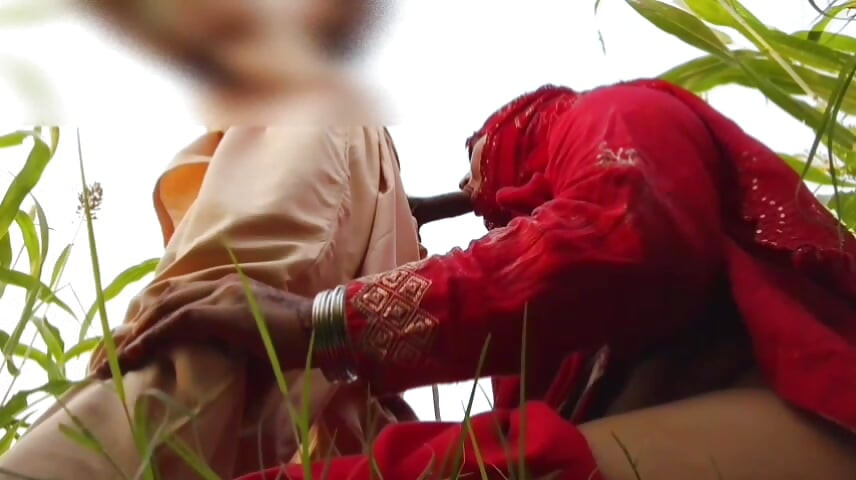 kheton mein sex Kiya Badi gand ke sath do barik jungle mein kam aadmi xxx