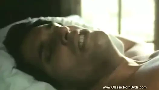 Bu gece biraz sıcak retro pornoya ne dersin?