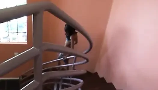 Siyah minyon hatun büyük çift anal sikişiyor