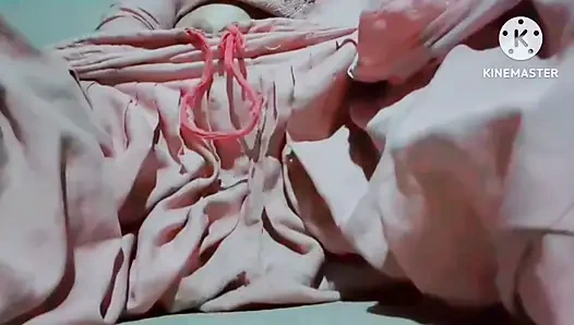 Çok ateşli ateşli seksi amcık soğuması için çok fazla zaman alıyor