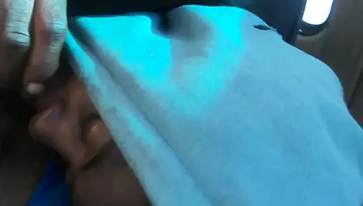 Emerken büyük götü dışarı çıkıyor