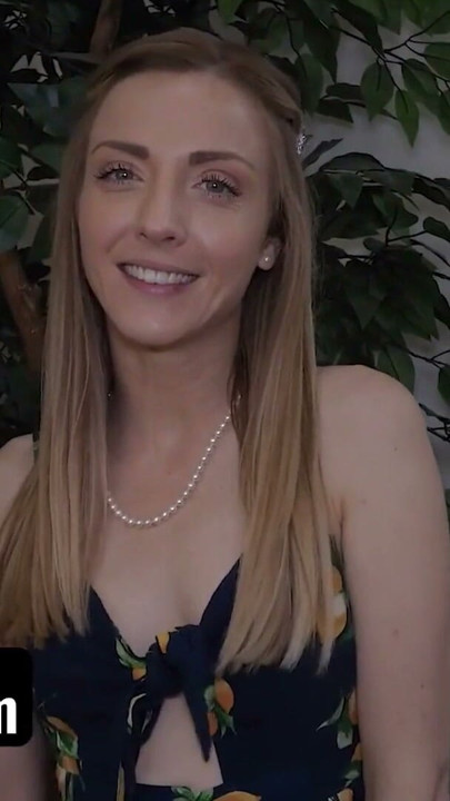 Ateşli üvey anne Aaliyah Love ve orta yaşlı seksi üvey kız kardeşi Karla Kush sırayla genç yarağa biniyor - pervmom | Klip 2