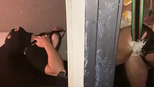 Kocasını aldatıyor