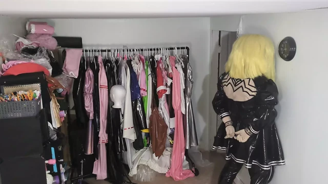 Pvc kigurumi 2b külot içinde vibratörle kendini bağlı cosplay