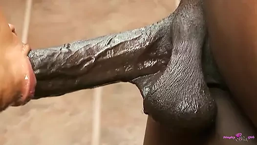 Sunshine'ın götünü sallamasını görmek büyük zenci yarağının onu sikmemesini imkansız hale getirdi