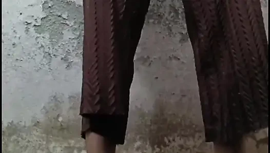 Susu'nun farklı bir tarzda nasıl desi bir kız olduğunu görün
