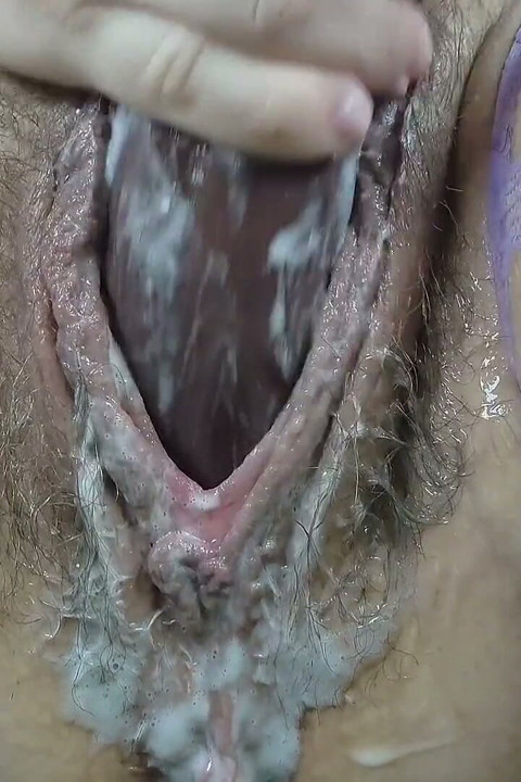 Büyük zenci yarağı dildo ile kremsi mastürbasyon - vibratör orgazmı