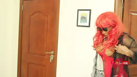 Kimberly ile öğle yemeği yiyor