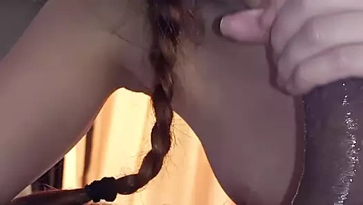 Güzel göğüslü üvey kız kardeş sikişmek için aşırı bir meydan okuma önerdi