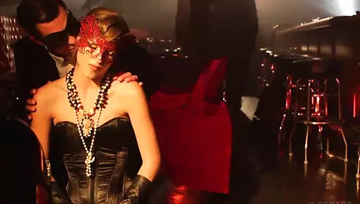 yaramaz maskeli kız yapar şehvetli aşk