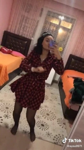 Aze tiktok kızı naylon ayaklar
