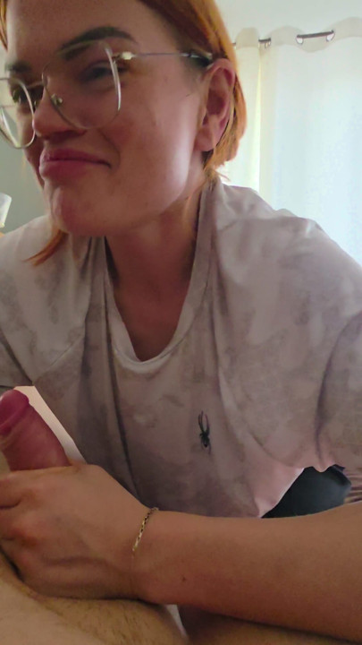 My roomate just wanted to suck my dick. She didnt want my cum in her mouth, but still i cum and she make buble | Clip 1