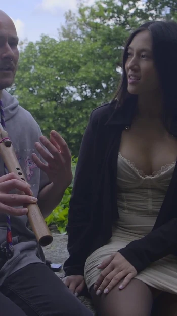 Грудастая азиатка May Тайка трахает меня своими ступнями, лицом и сиськами