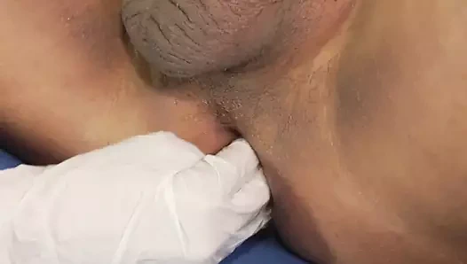 Çoraplı kız aletini emerken ahbapın kıçını inceliyor